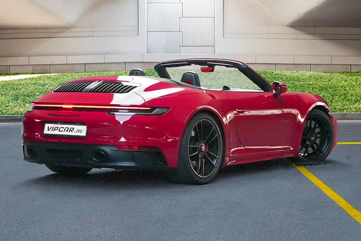 Porsche 911 Carrera 4 GTS for rent in Dubai, photo 4