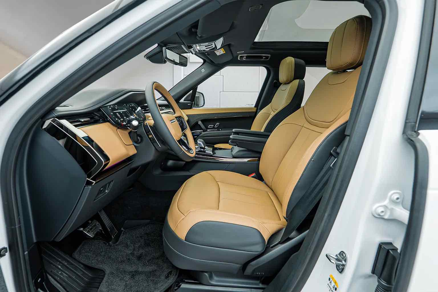 Range Rover Sport Dynamic 2025 for rent in Dubai, photo 2