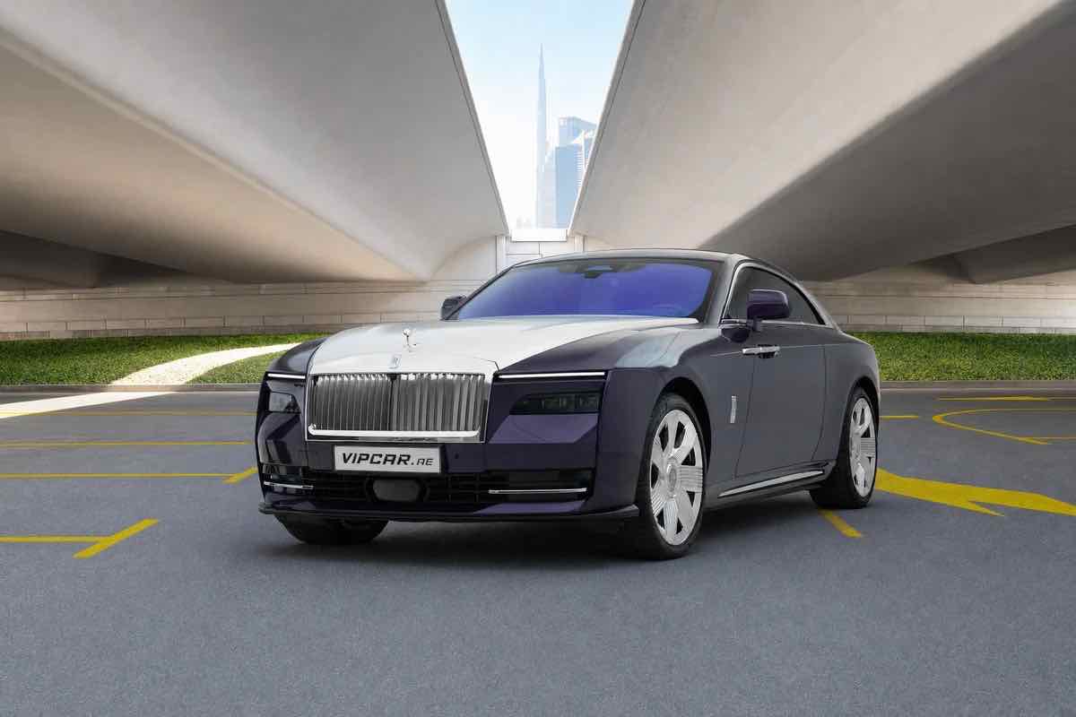 Rolls Royce Spectre, luxury car rental in Dubai