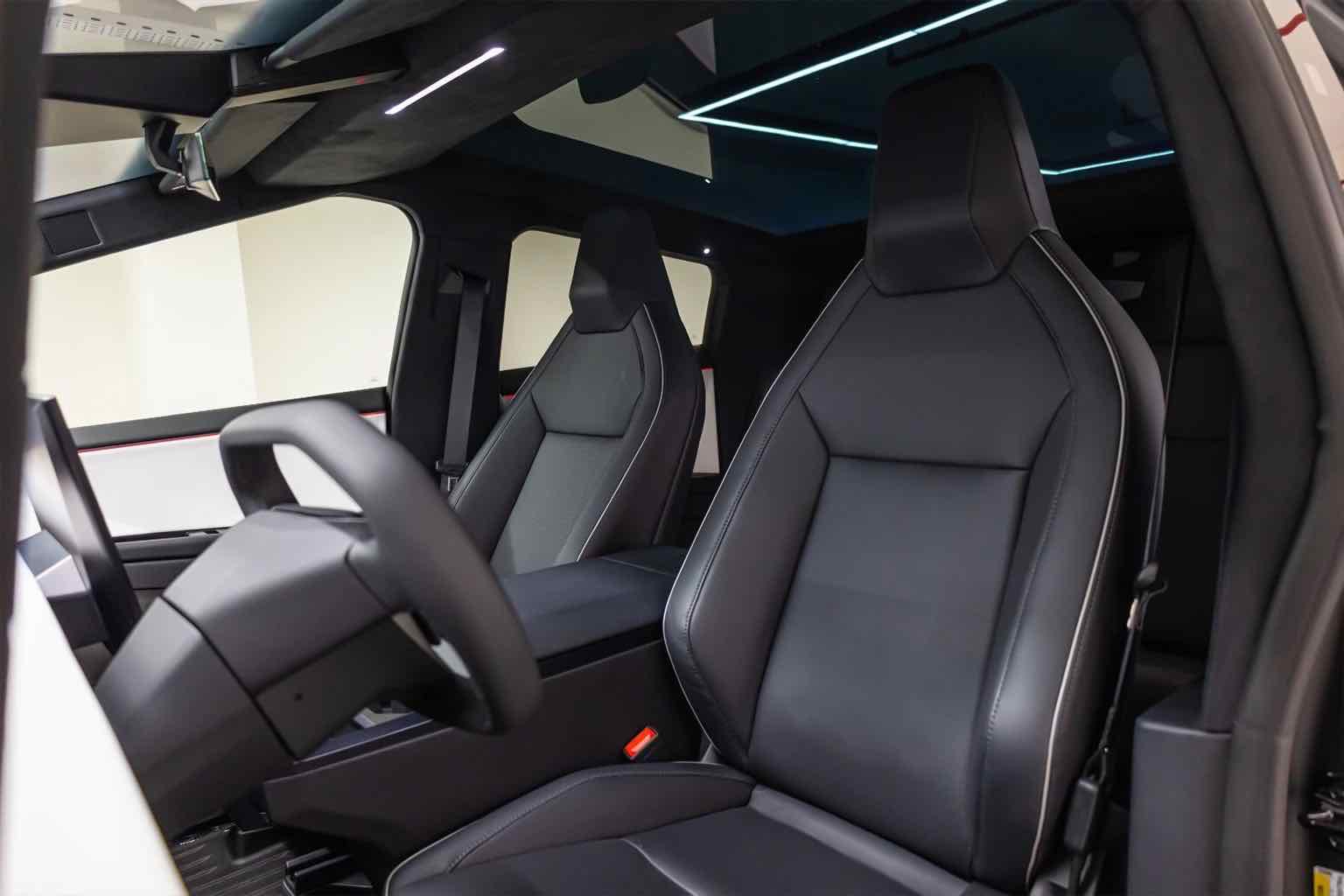 Tesla Cybertruck for rent in Dubai, photo 2