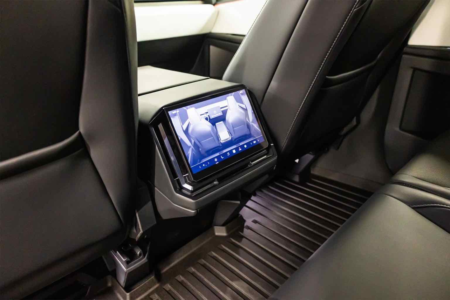 Tesla Cybertruck for rent in Dubai, photo 5