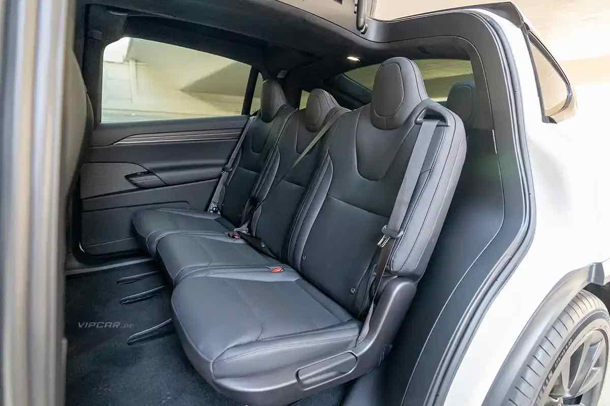 Tesla Model X for rent in Dubai, photo 7