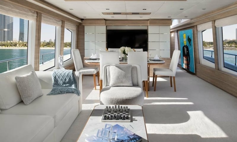 100ft Diamond Predator Jacuzzi charter in Dubai, photo 4