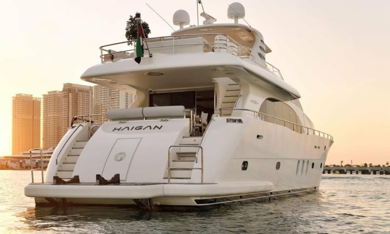 100ft Diamond Predator Jacuzzi charter in Dubai, photo 5