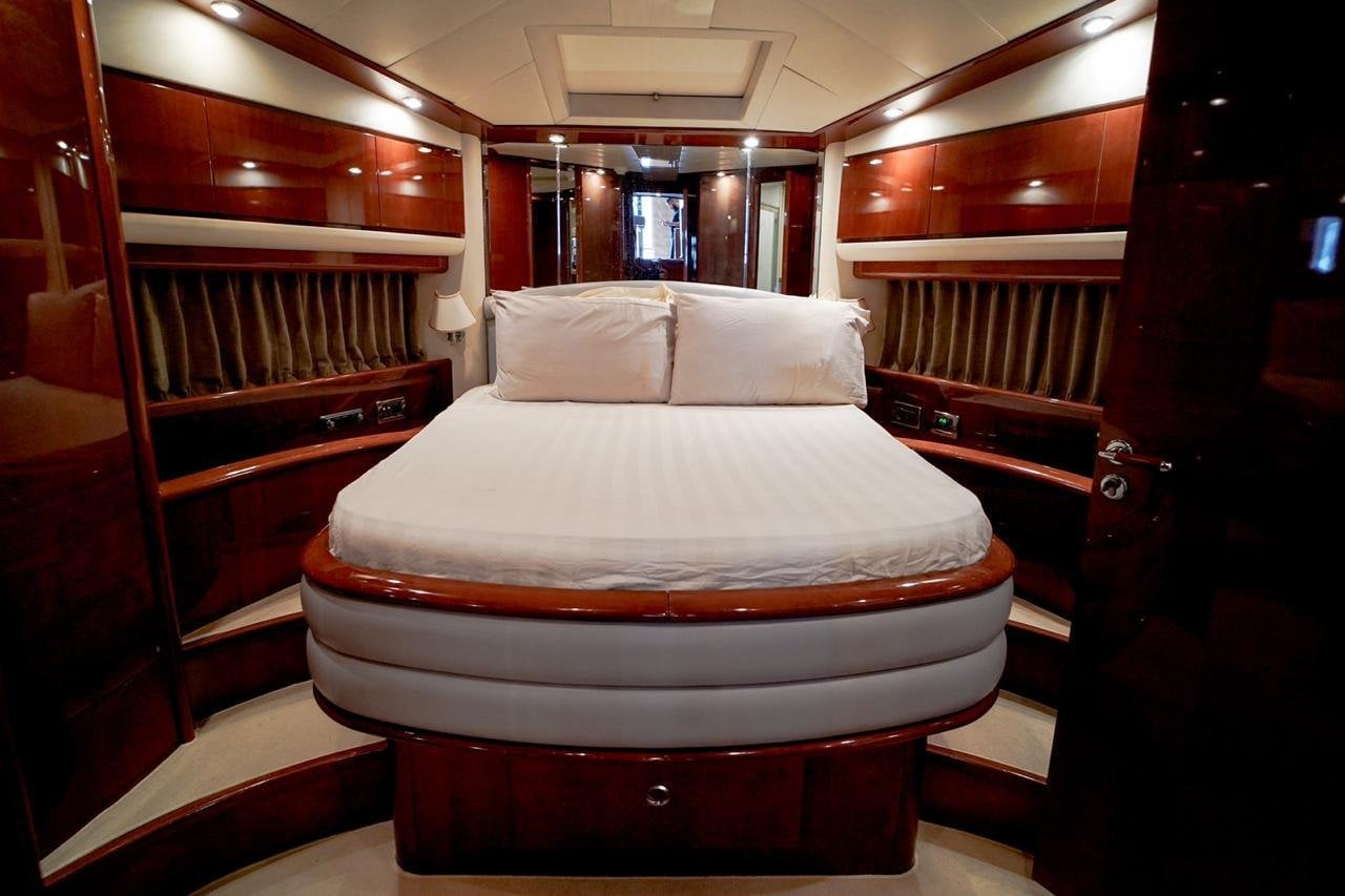 70ft Italian charter in Dubai, photo 3