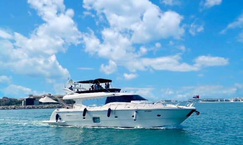 80ft Jacuzzi, luxury yacht charter in Dubai