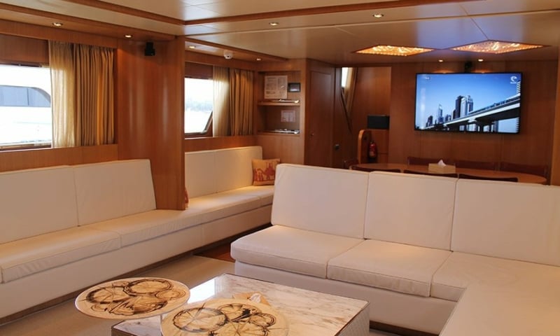 85ft White Oyster charter in Dubai, photo 2