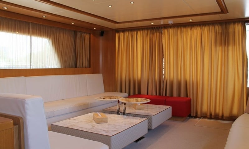 85ft White Oyster charter in Dubai, photo 3