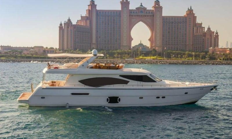95ft Jacuzzi, luxury yacht charter in Dubai