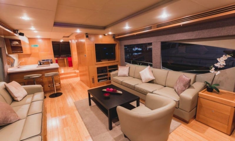 95ft Jacuzzi charter in Dubai, photo 5
