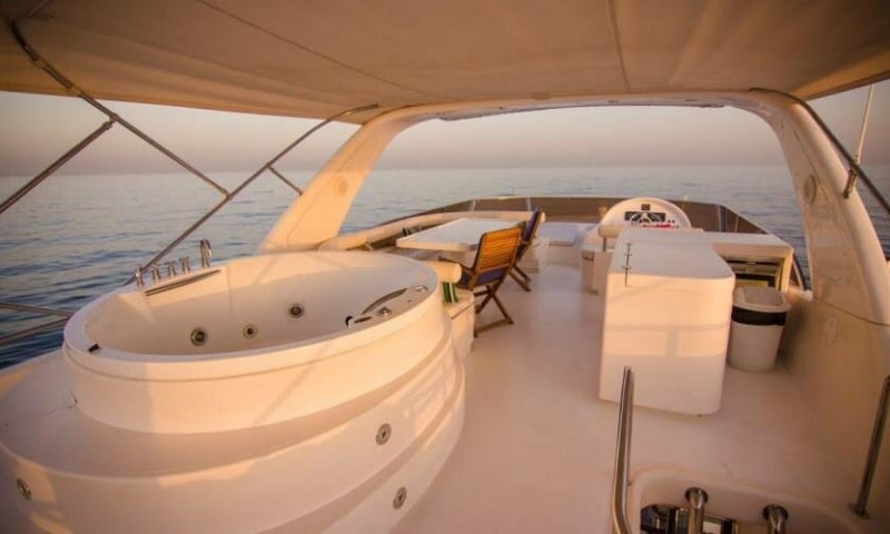95ft Jacuzzi charter in Dubai, photo 6