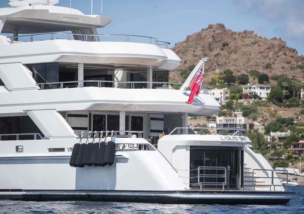 CMB Yachts 155 charter in Dubai, photo 3
