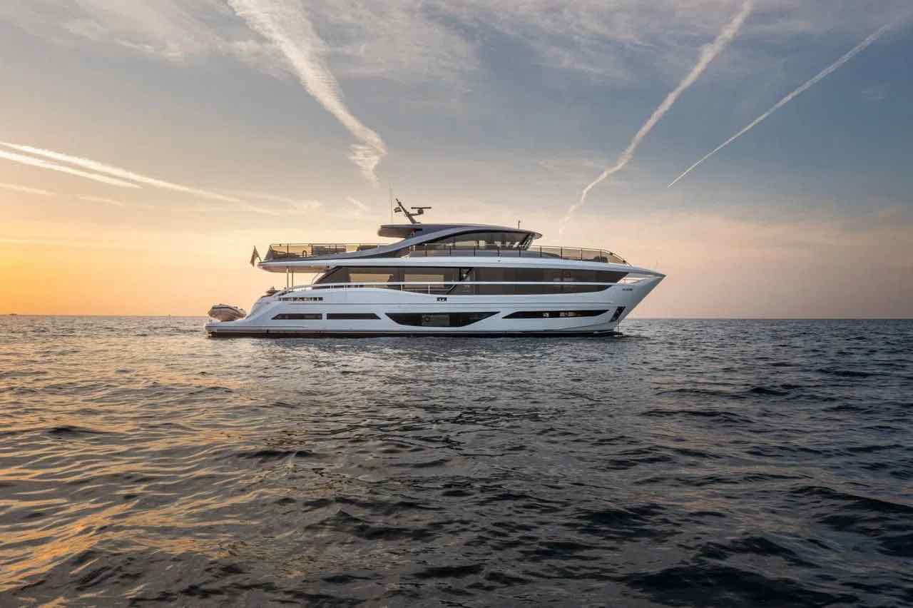 Sunseeker Predator 70 charter in Dubai, photo 2