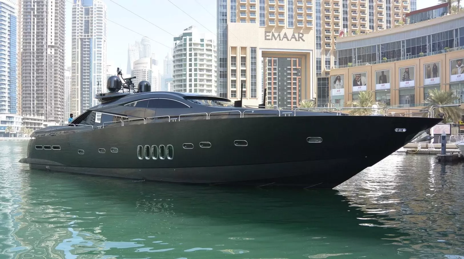 Sunseeker 95, luxury yacht charter in Dubai