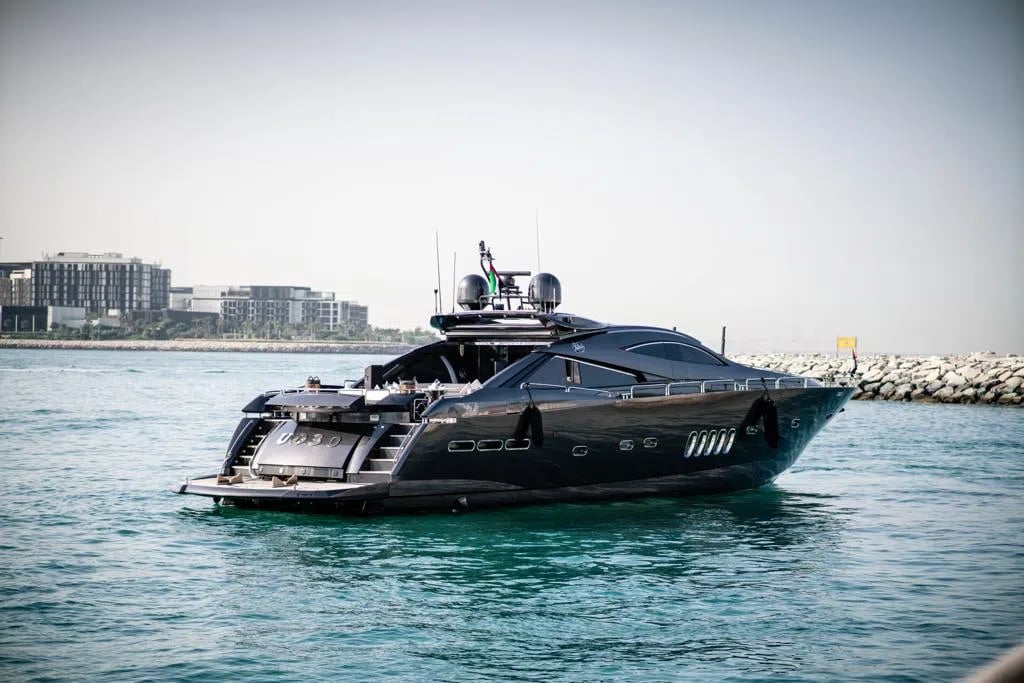 Sunseeker 95 charter in Dubai, photo 2